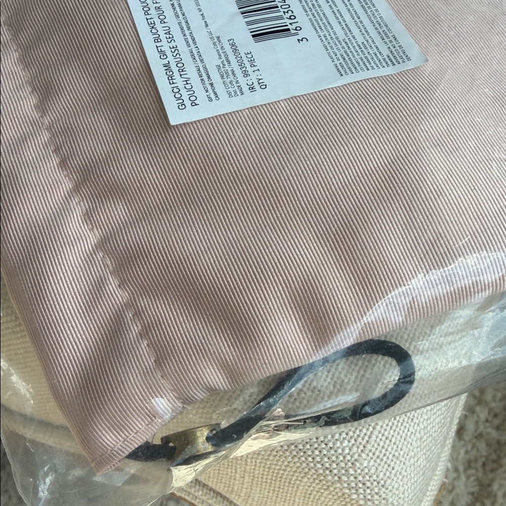 Gucci Blush Pink Canvas Pouch - Picture 7 of 11
